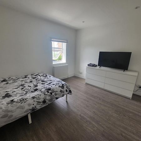 Private Room Near Central Ideal For City Explorers Londres Exterior foto